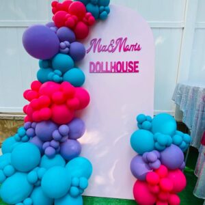 Dollhouse balloon garland and wall