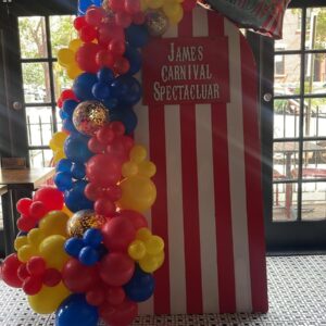 Circus theme garland with wall