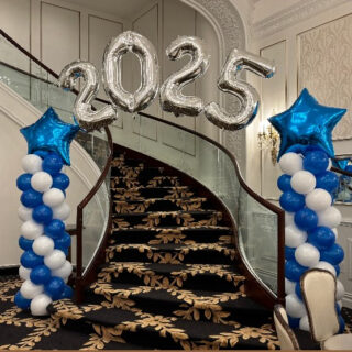 2025 arched between 2 columns