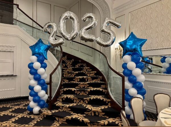2025 arched between 2 columns